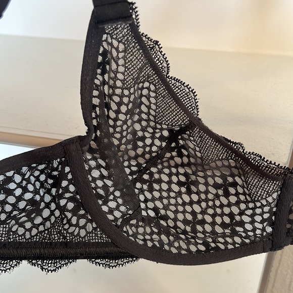 Victorias Secret Lace Underwire Velvet Strap Black Balconette Bra - 36C - Picture 6 of 7